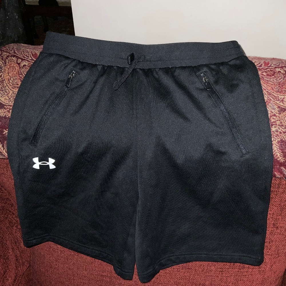 Under Armour Boy’s Shorts - Size:   Youth Large. Color Black